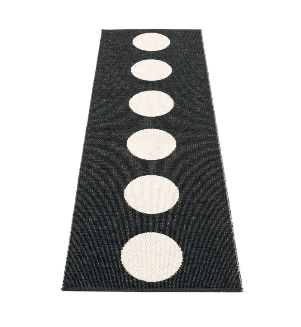 the-place-to-buy-vera-pappelina-rug-black-online-sale_0.jpg